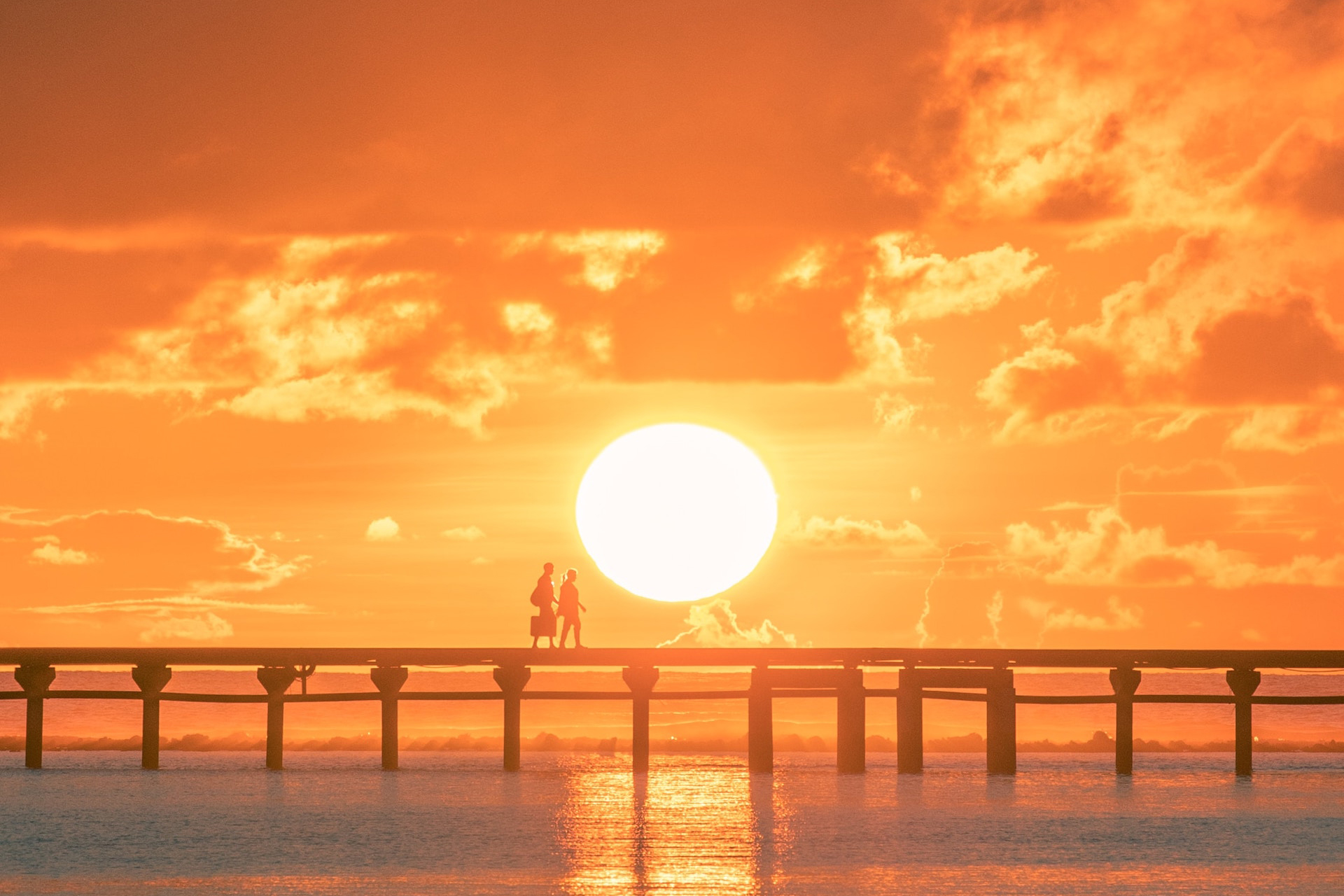 내일은 내일의 태양이 뜰 것이다.